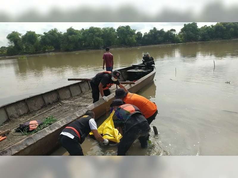 Mayat Perempuan Tanpa Identitas Ditemukan Di Sungai Bengawan Solo