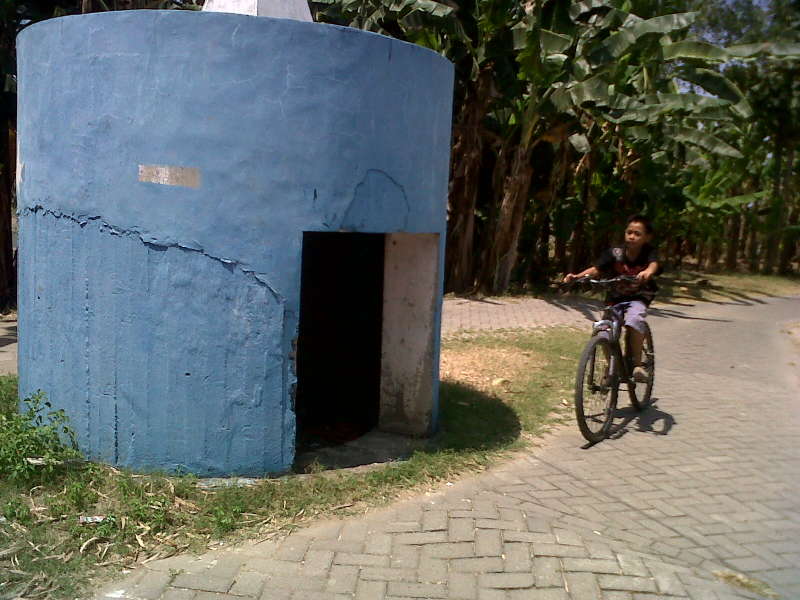 Melihat Pos Pengintai Tinggalan Belanda di Kaliketek 