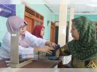 Mahasiswa Unair Adakan Pengobatan Gratis di Mulyoagung 