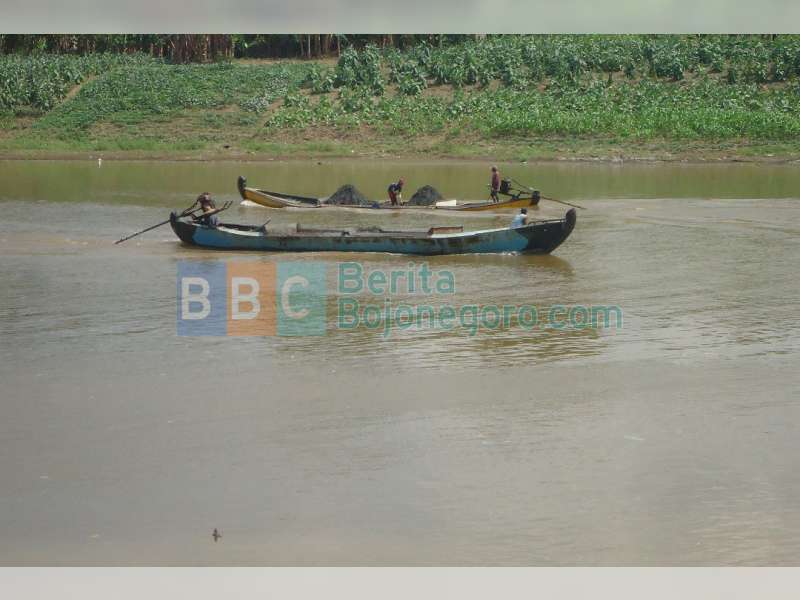 Bengawan Solo Dangkal, Penyedotan Pasir Sepi 