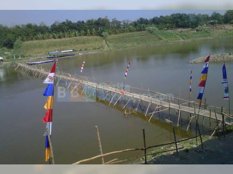 Jembatan Musiman di Musim Kemarau.