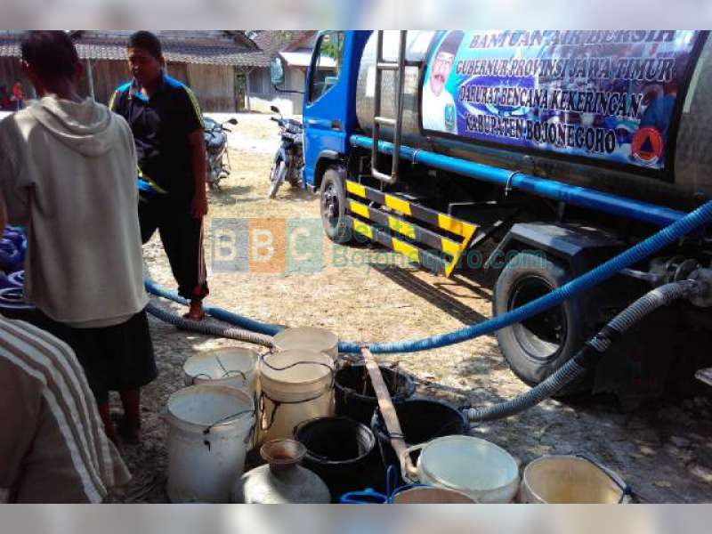 BPBD Sehari Droping 6 Tangki Air Bersih