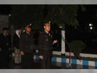 Apel Kehormatan Renungan Suci berjalan Khidmad