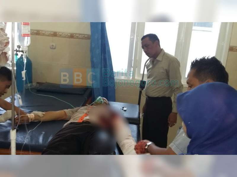 Diduga Selingkuhi Istri, Dibacok