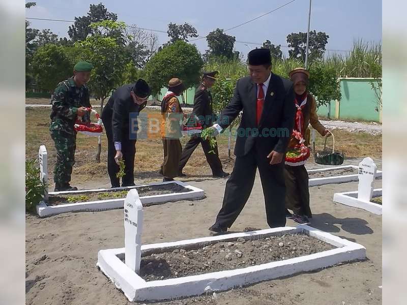 Ziarah Pahlawan di TMP Dander