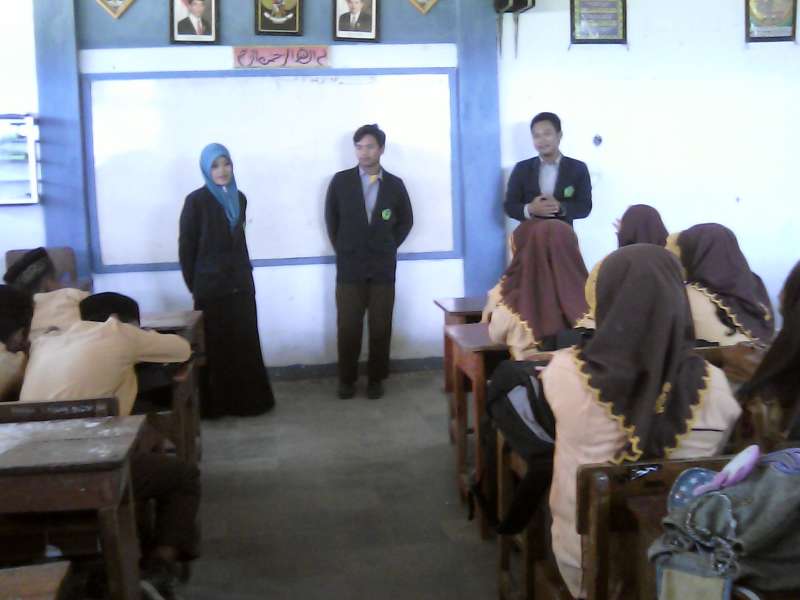 Ingin Tahu Persoalan, Mahasiswa Attanwir Sebar Angket 