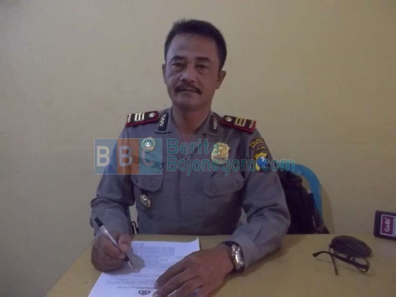 Parkir di Depan Toko, Pikap Penjual Bunga Veteran Raib