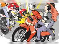 Balik Arah Mendadak, Ditabrak Tukang Ojek 