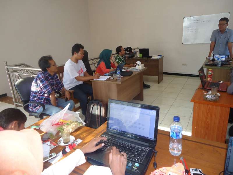 Menjadi Jurnalis Beretika 