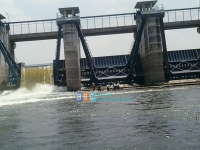 Kemarau, Berkah Bagi Para Pencari Ikan Bendung Gerak