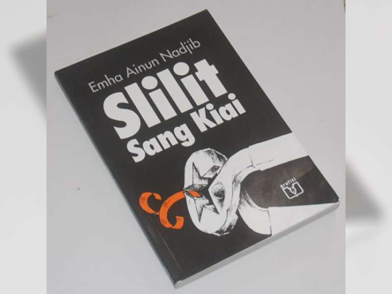 Slilit Sang Kiai, Emha Ainun Nadjib 