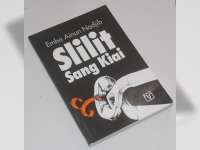 Slilit Sang Kiai, Emha Ainun Nadjib 