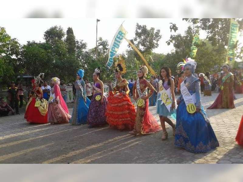 Tak Mau Kalah, Karnaval di Desa Ngadiluhur Meriah 