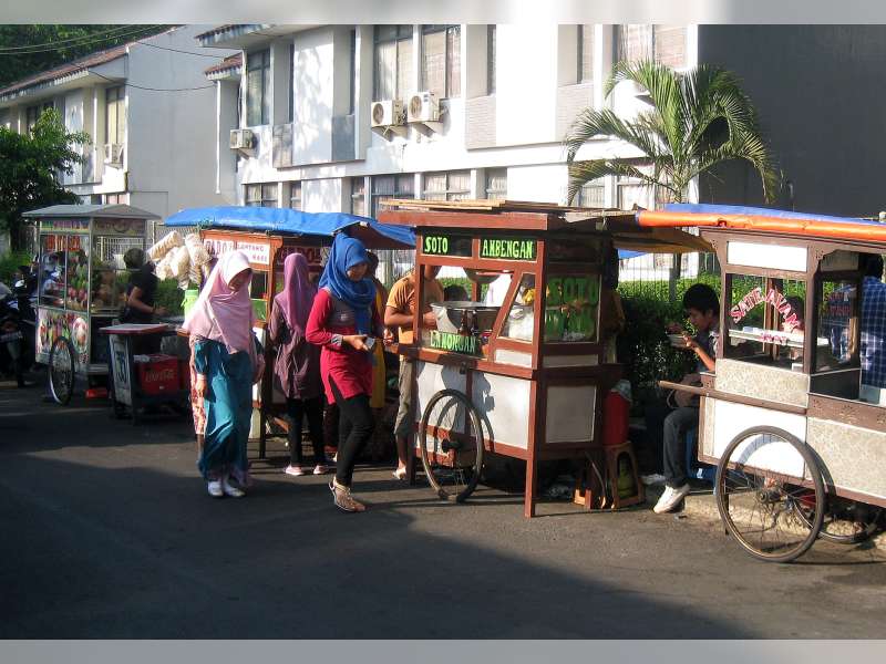 Jalan Hasyim Ashari Steril dari PKL 