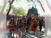 Jalan Sehat Mojodelik Dikawal Reog