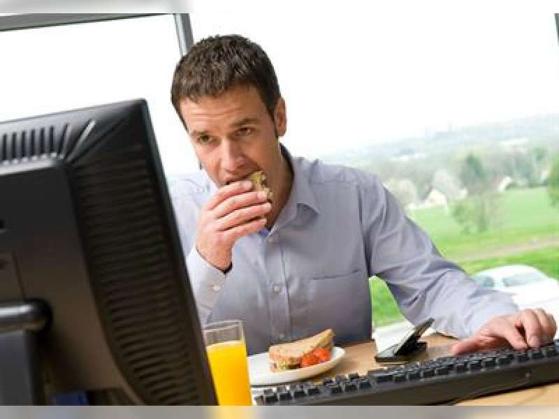 Jangan Suka Lewatkan Makan Siang