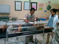 Mengantuk, Tabrak Tukang Tambal Ban