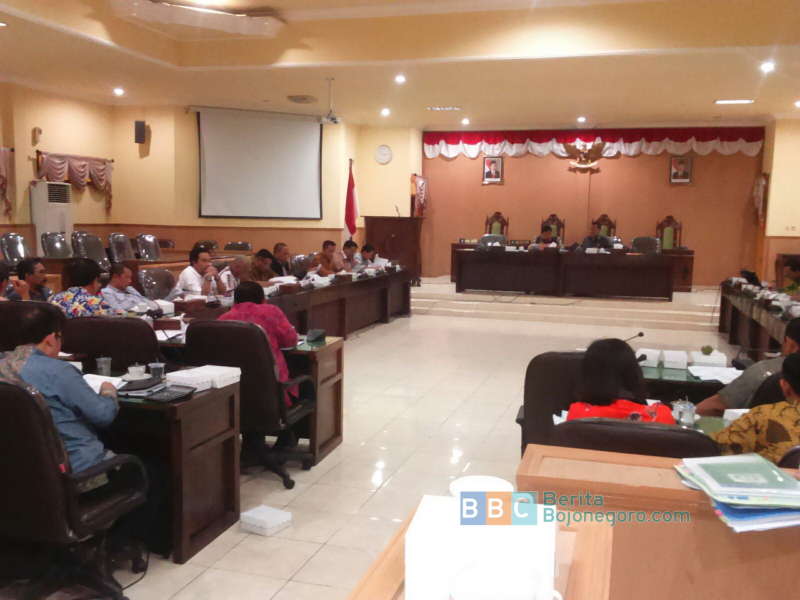 Komisi A Rekomendasi Anggaran Pembinaan PKL