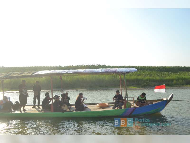 Ider-Ider Buka Festival Bengawan Bojonegoro 2015