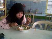 20 Tahun Lebih Jualan Rujak Cingur