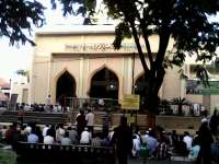 Jamaah Meluber Sampai Alun-Alun, Salat Ied Berjalan Lancar