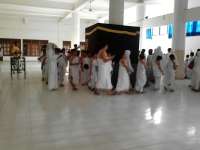 Siswa SD Muhammadiyah 2 Bojonegoro Latihan Manasik Haji dan Umrah 