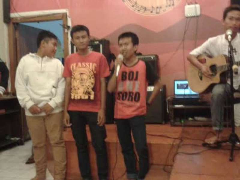 Berbagi Tawa di Malam Minggu