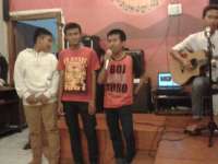 Berbagi Tawa di Malam Minggu