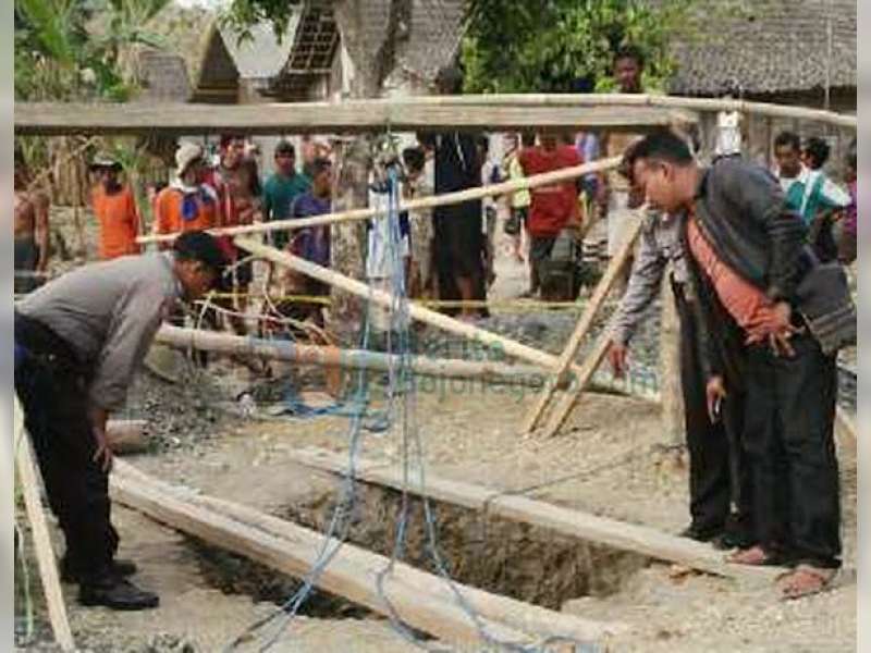 Gali Sumur, Seorang Warga Tewas Tertimbun Tanah