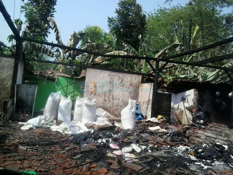 Ada Orang Asing di Dalam Rumah Siswoto, Untung Selamat