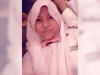 Nia Ayu Sempat Minta Selfie Bersama Teman Sekelas