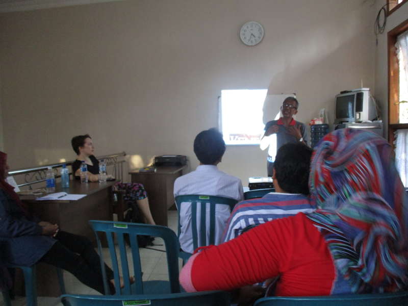 Soal Bagaimana Orang Memilih Informasi     