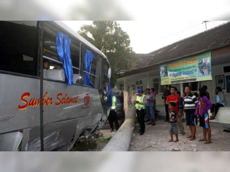 Kades Ngraho Jadi Korban Tabrakan di Mantingan