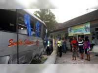 Kades Ngraho Jadi Korban Tabrakan di Mantingan