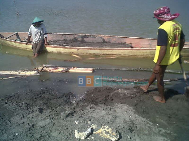 Cari Aman dengan Menambang Secara Tradisional