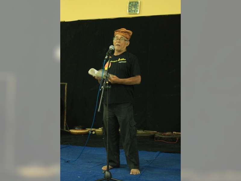 Peraih Penghargaan Seniman Jawa Timur 2015 dan Dua Rancage