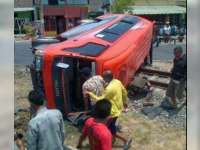 Kereta Api Tabrak Mobil ELF, 3 Meninggal Dunia