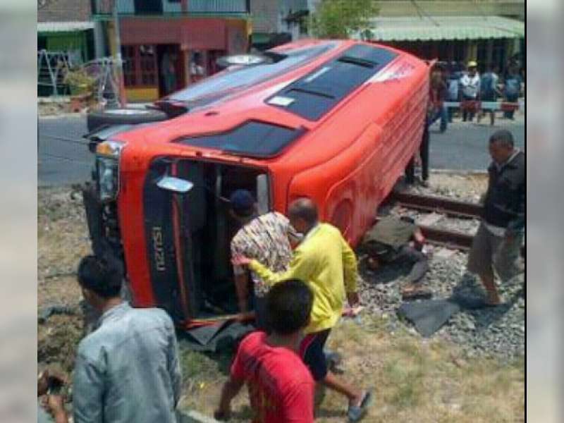 Sopir ELF Diamankan Satlantas Guna Menjalani Pemeriksaan