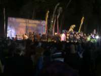 Dapat Nasi Sekepal, Dimakan Berempat