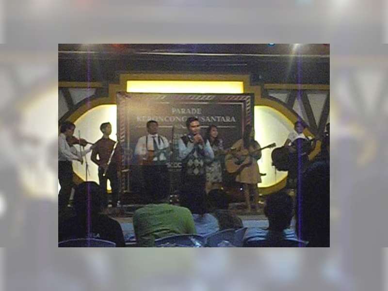 Mas Pram dan Gergajinya adalah Musik