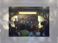 Mas Pram dan Gergajinya adalah Musik