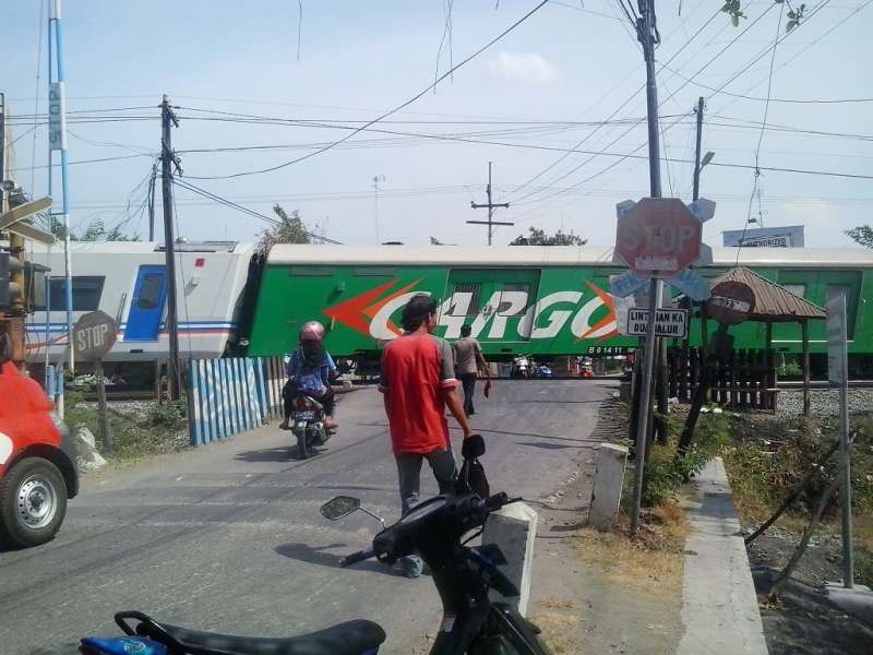 192 Perlintasan KA di Bojonegoro Tak Berpalang Pintu 