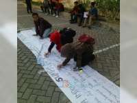 Mahasiswa IKIP PGRI Peringati Sumpah Mahasiswa