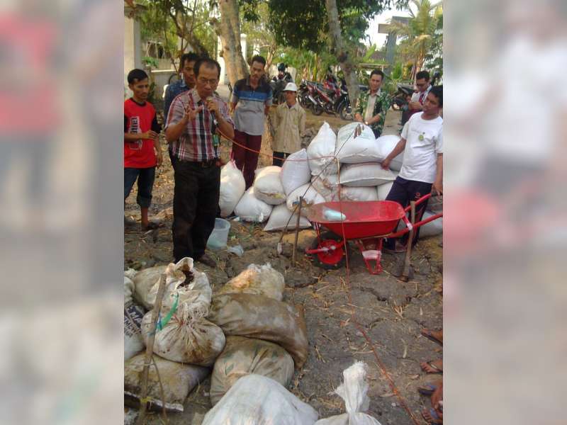 Petani di Baureno Diberi Pelatihan Membuat Pupuk Organik 