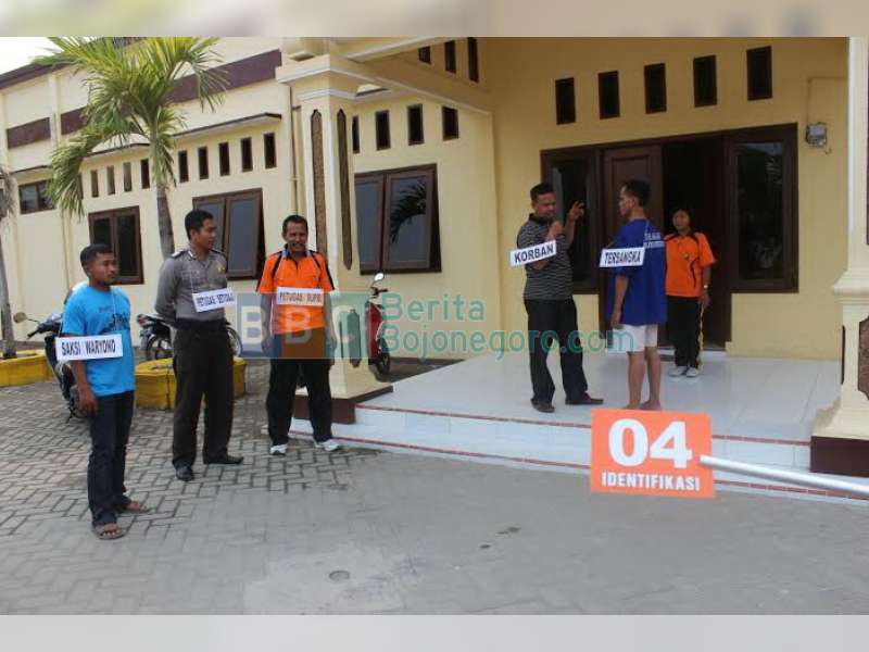 Tersangka dan Korban Bersitegang Saat Reka Ulang Kejadian