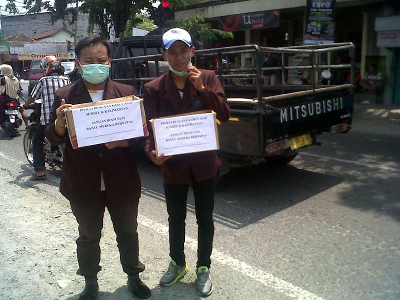 Mahasiswa STTR Cepu Galang Dana Korban Kabut Asap 