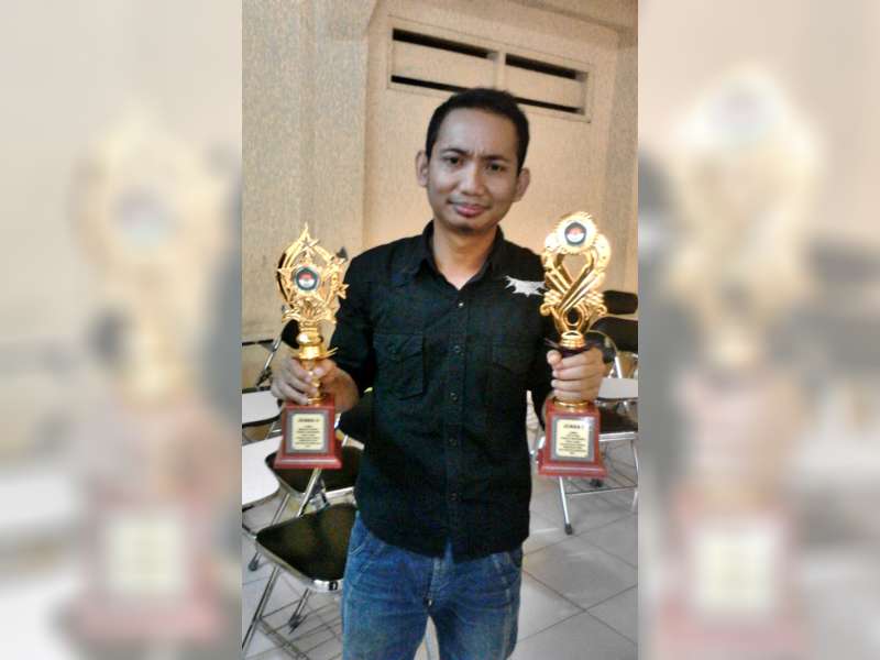 Bayang - Bayang Cahaya dan Puisi
