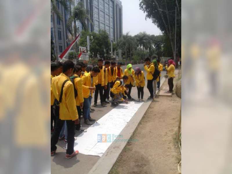  Mahasiswa Unigoro Menggelar Aksi Solidaritas Korban Kabut Asap