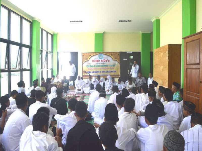 Peringati Muharam dengan Dzikir, Doa dan Berbagi Sesama