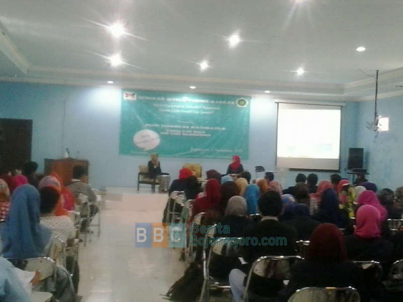 IKIP PGRI Bojonegoro Gelar Seminar dan Cerdas Cermat Matematika